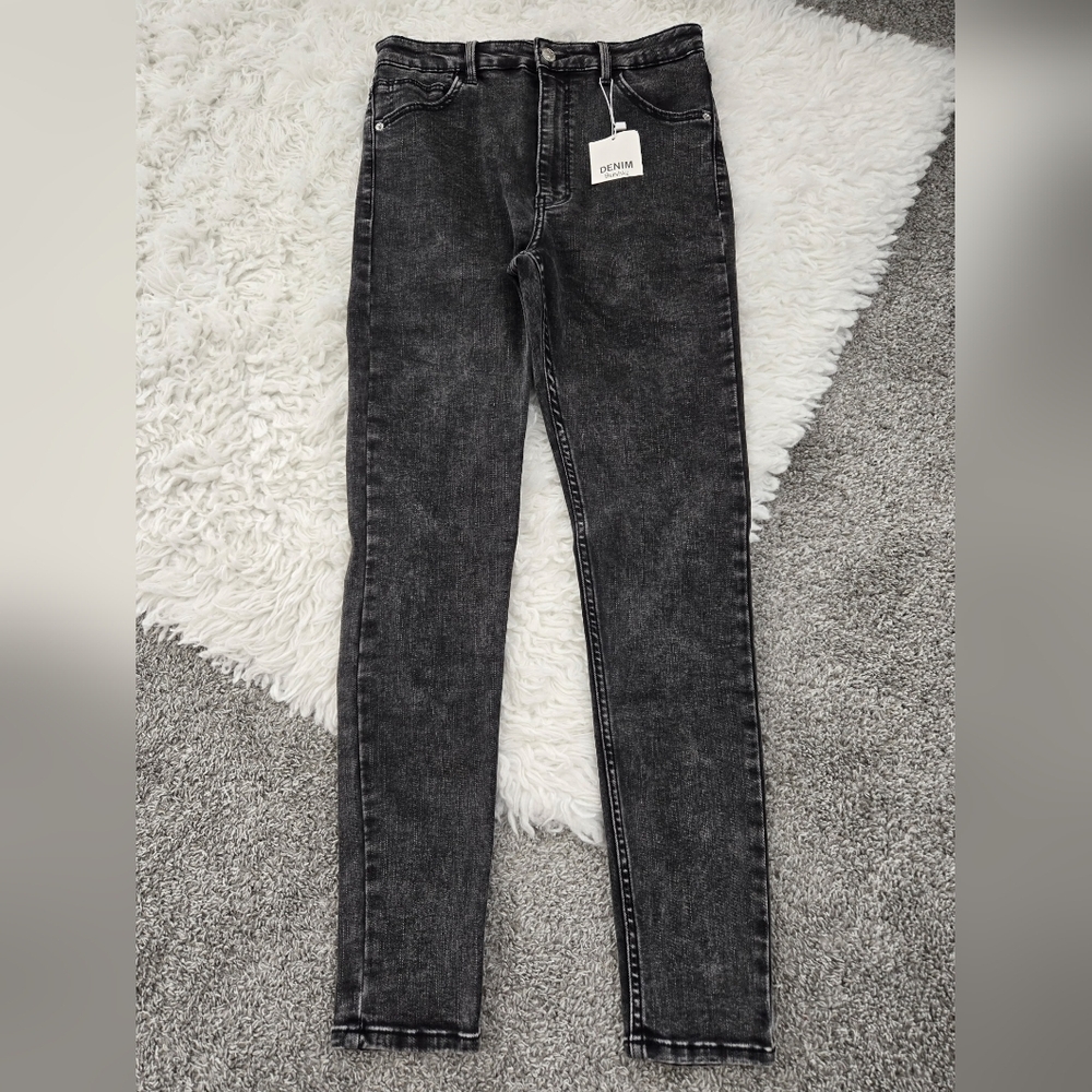 Bershka super high waist skinny jeans. Size US 8. New.